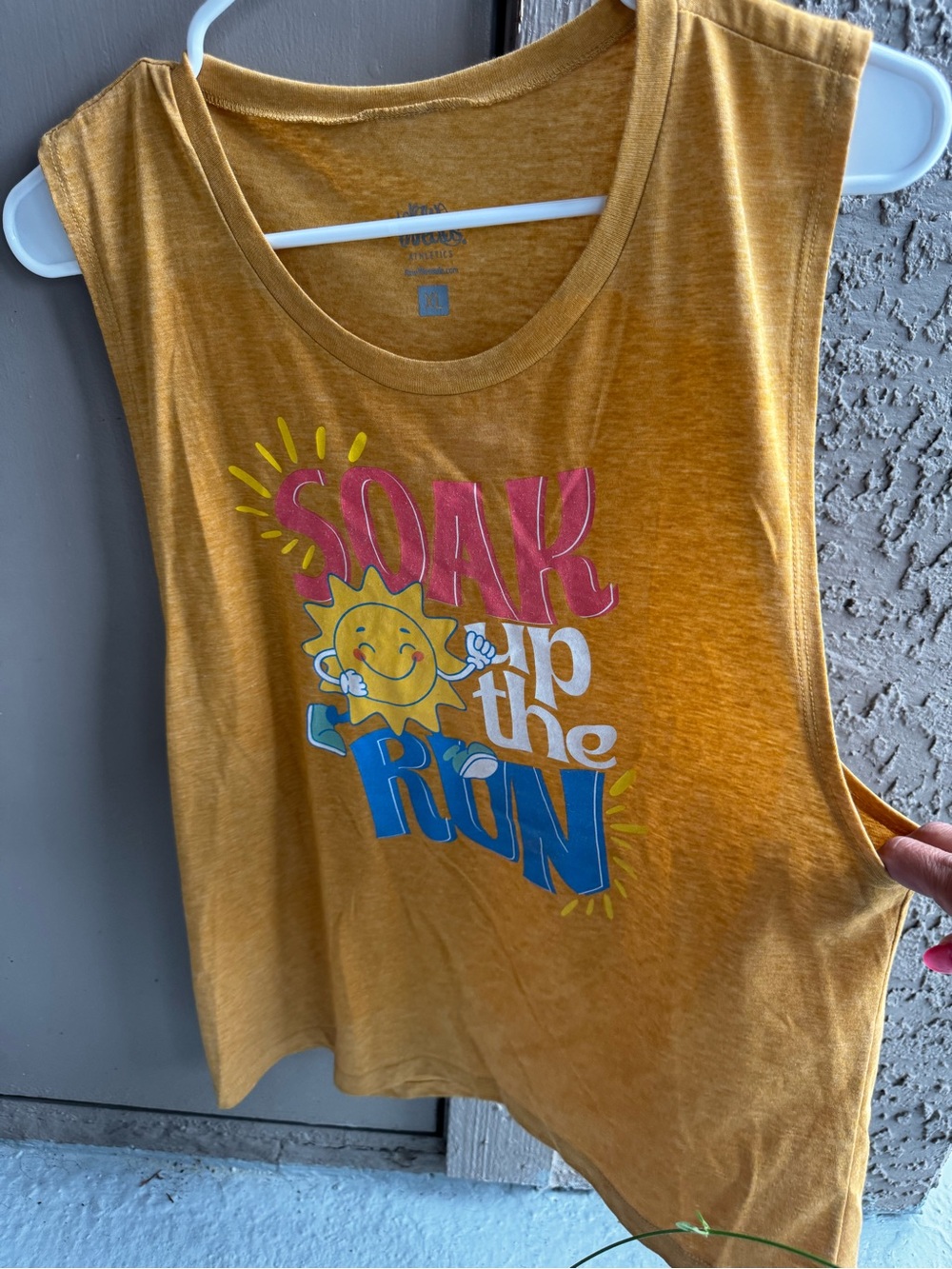 Raw Threads Soak Up the Run XL tank new